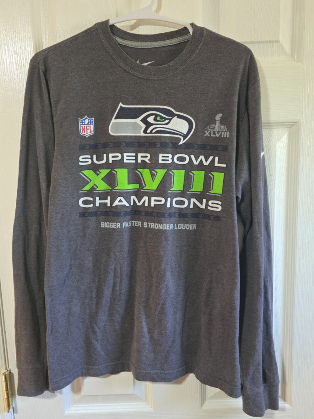 Distressed Seattle Seahawks Super Bowl XLVIII Gray Long Sleeve Mens Size S